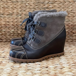 UGG Alasdair Wedge Ankle‎ Boots